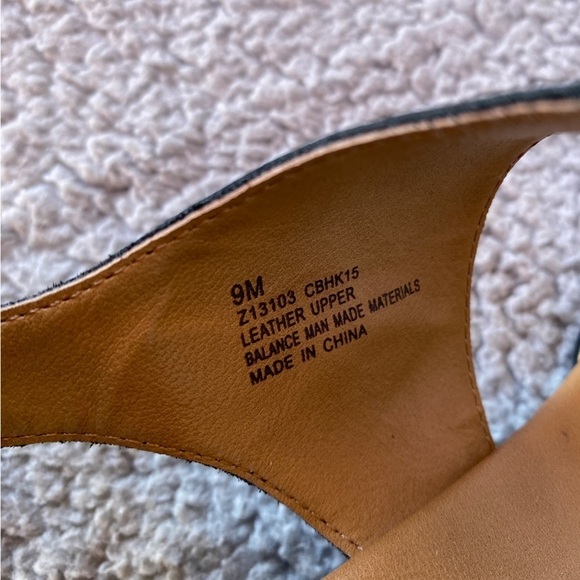 BOC Born Concept Emmeline Black Leather Strap Block Heels Sz 9 M - Picture 13 of 15